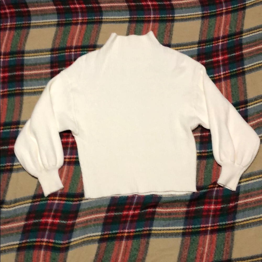 COPY - Croped top with high neckline